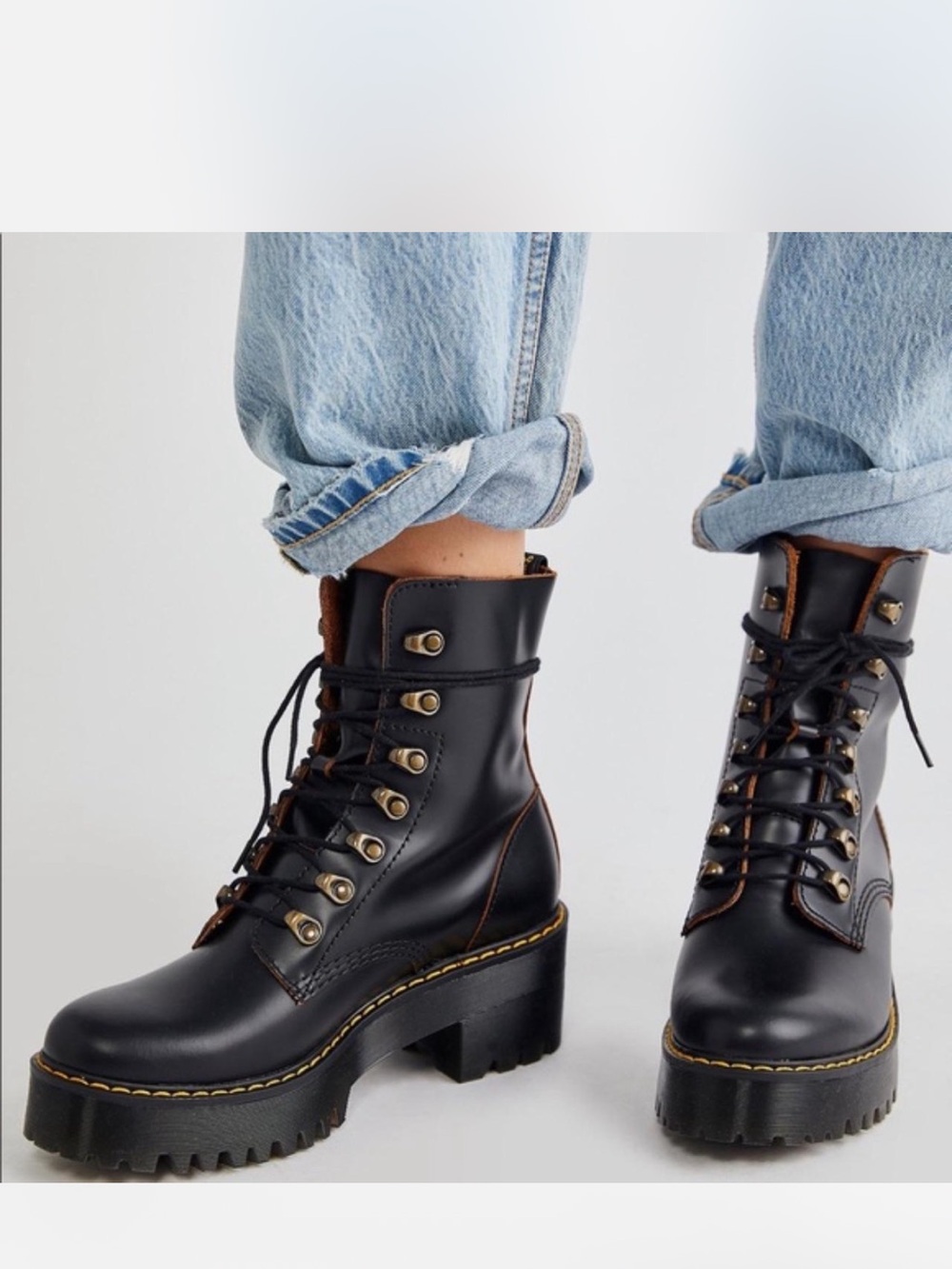 DOC MARTENS SZ 8 LEONA LEATHER Black Lace-Up Platform Combat Boots heeled